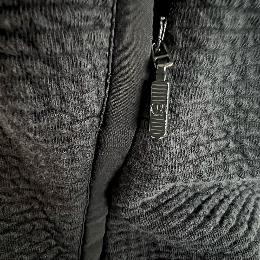 Lululemon On Repeat Bomber Textured Zip Up Jacket Color Black Size 6 - Picture 14 of 16